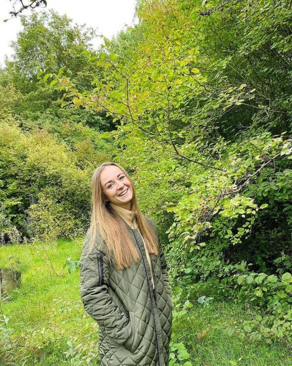 Neuk jij mij plat op de motorkap?